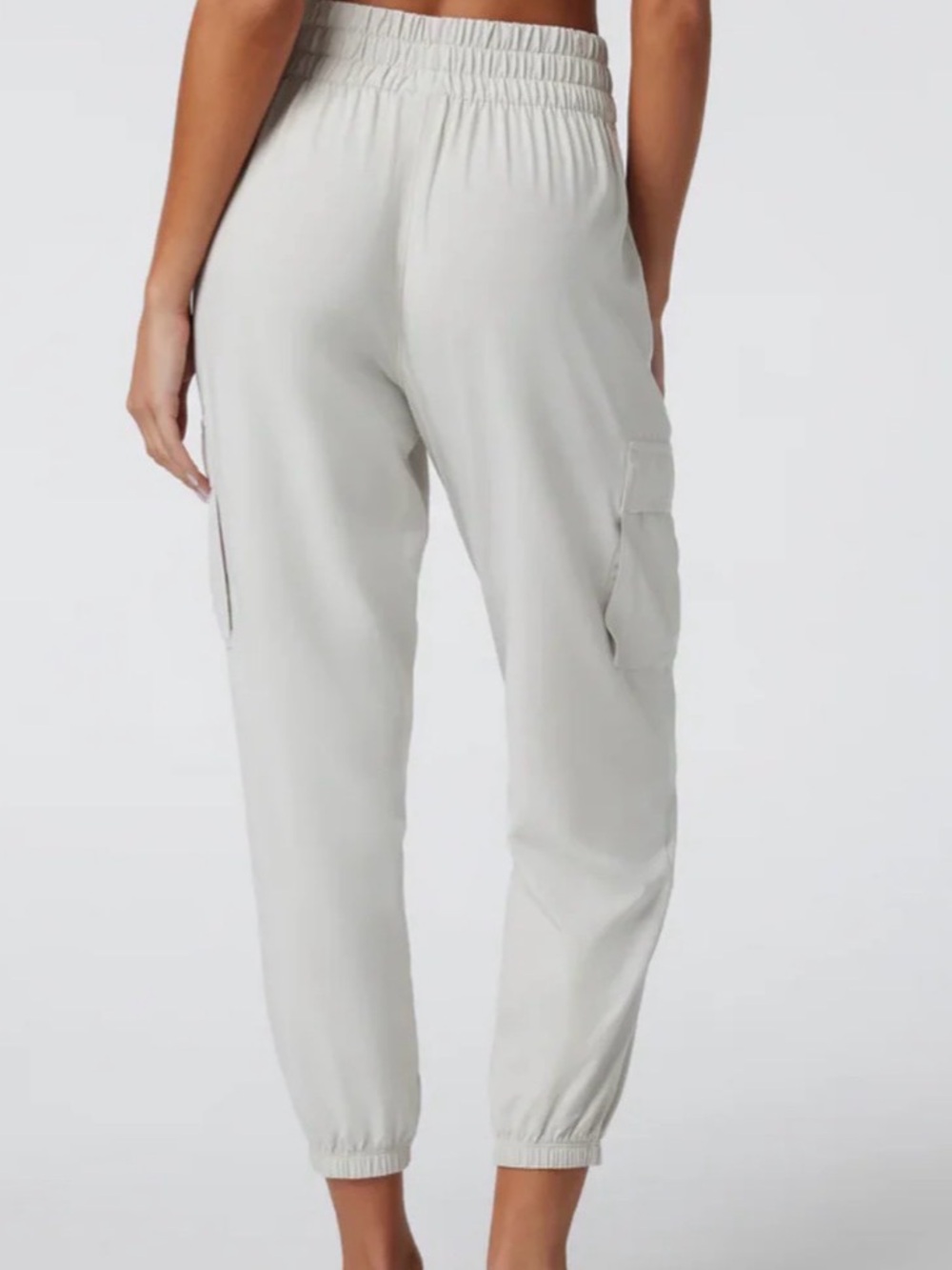 Vuori High-Waist Cargo Joggers - Picture 5 of 7